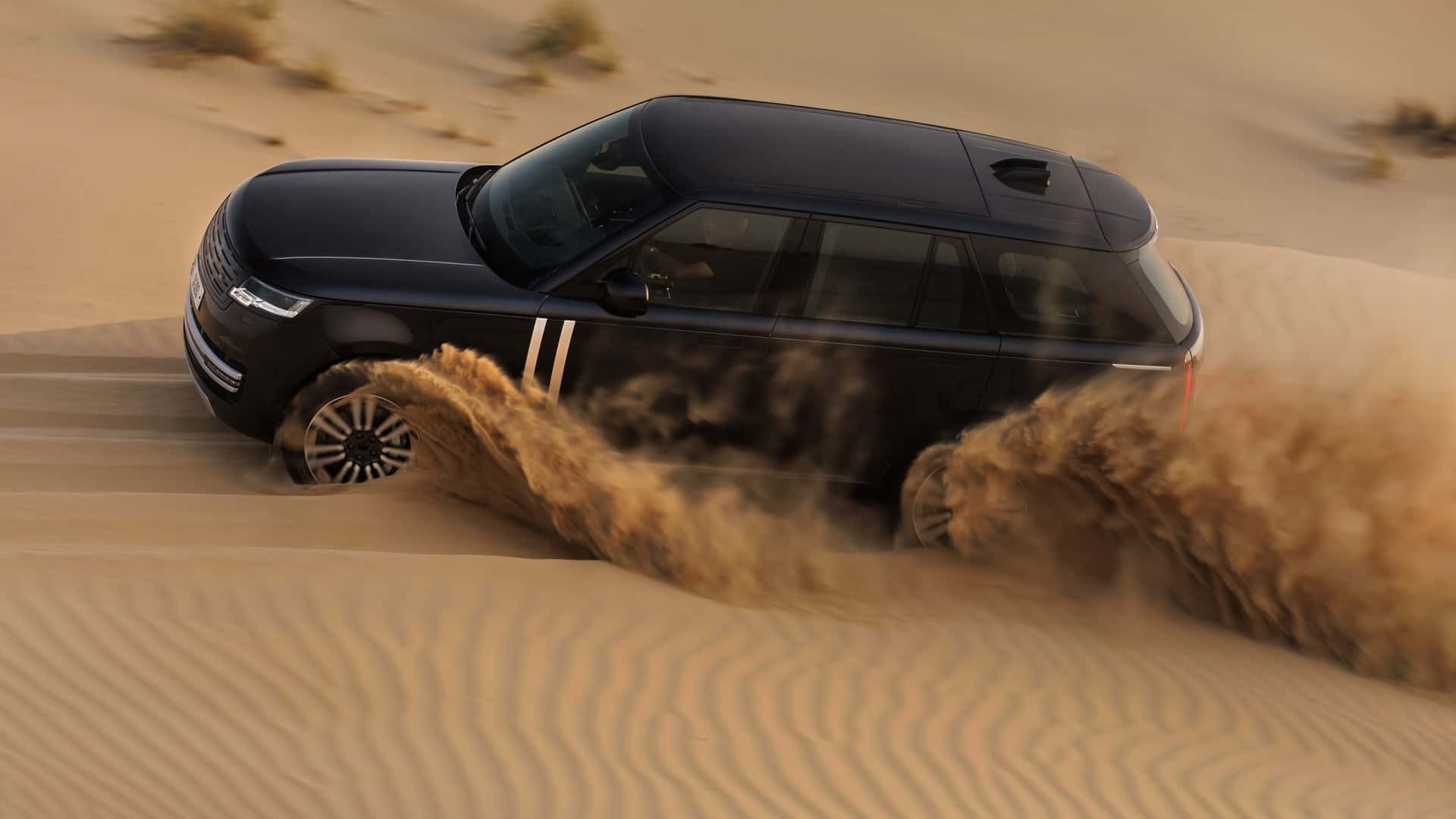 la-range-rover-elettrica-e-i-test-nel-deserto-1.jpg